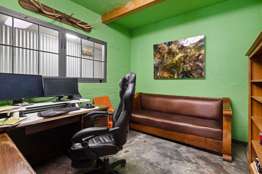 More Photos Of 23 NW Greenwood Ave, Bend Storefront For Sale