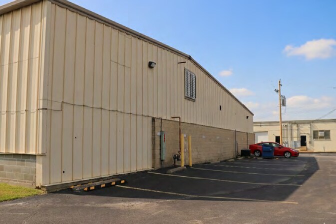 More Photos Of 575 Rudder Rd, Fenton Flex For Sale