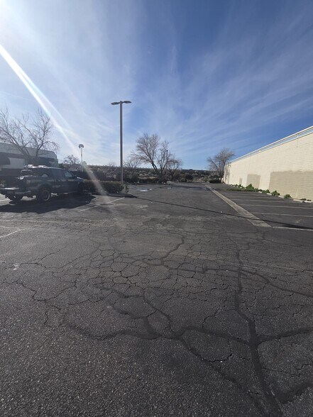 More Photos Of 44143-44147 20th St W, Lancaster Medical For Sale