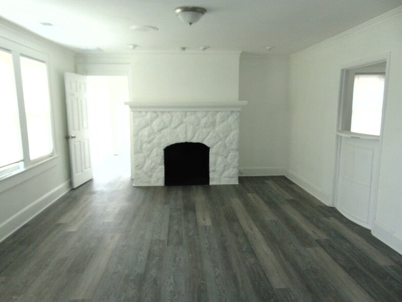 More Photos Of 6277 Memorial Dr, Stone Mountain Medical For Sale