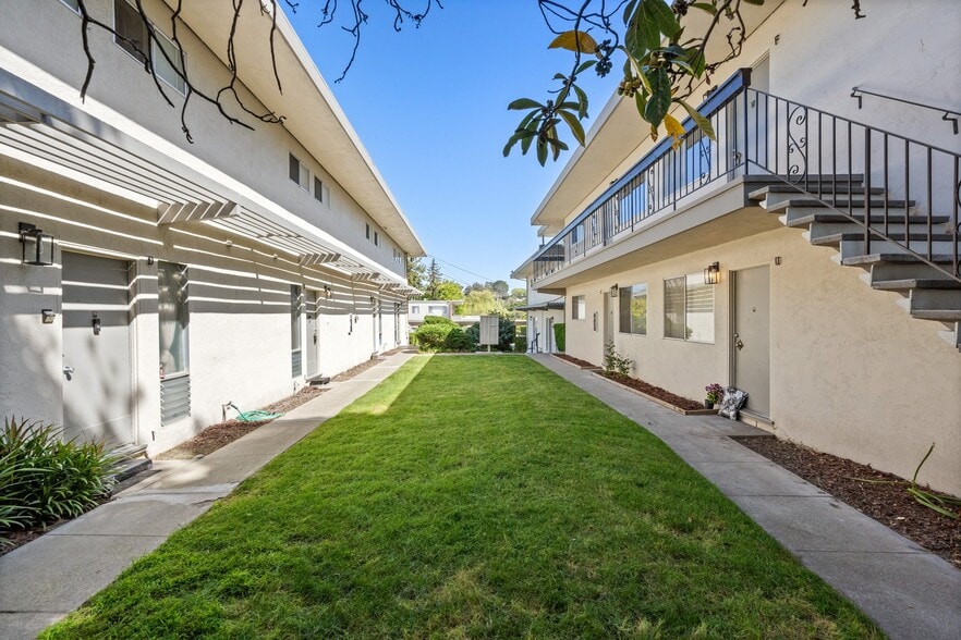 Primary Photo Of 4840 San Pablo Dam Rd, El Sobrante Apartments For Sale