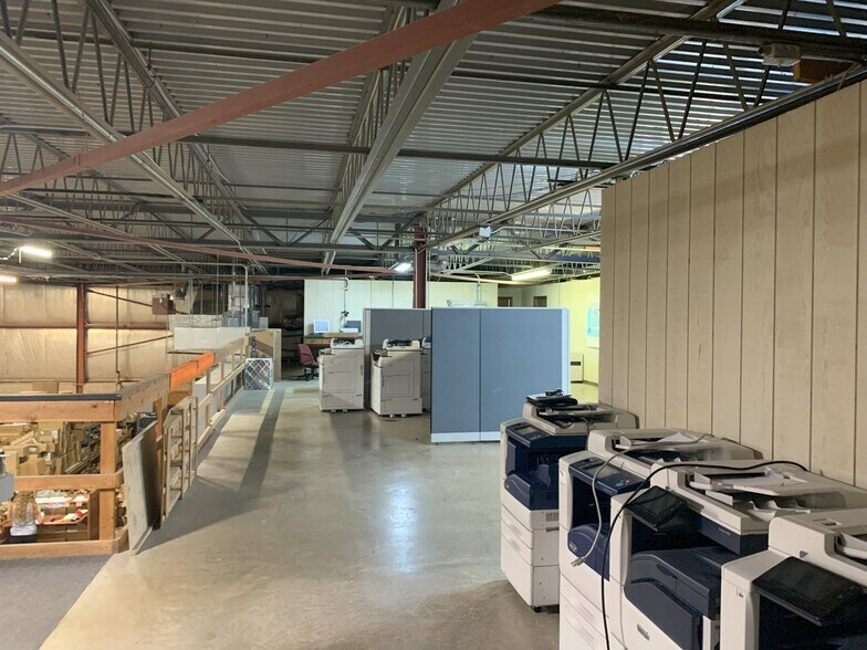 More Photos Of 1850 Velp Ave, Howard Warehouse For Lease