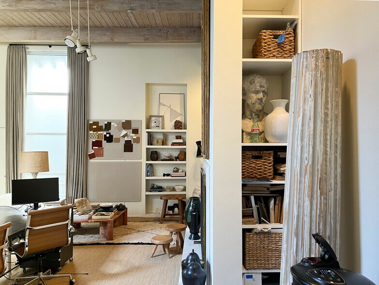 More Photos Of 1113 W Armitage Ave, Chicago Storefront Retail Office For Lease