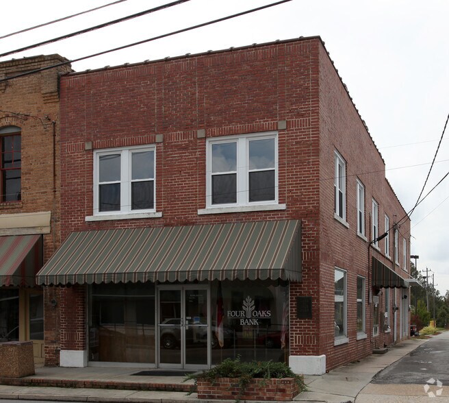 More Photos Of 111 N Main St, Four Oaks Storefront For Lease