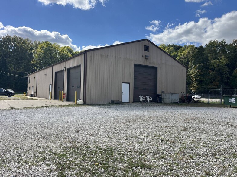 More Photos Of 1006 Covington St, Crawfordsville Warehouse For Sale
