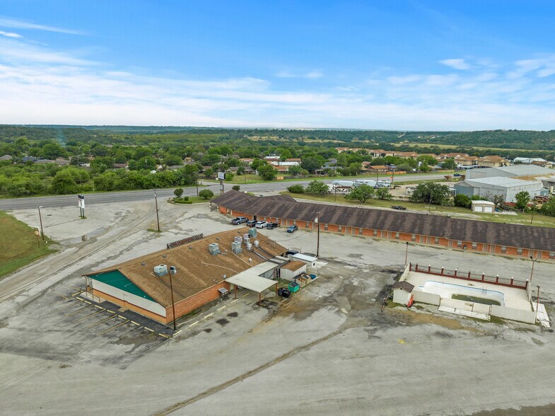 More Photos Of 4412 Hwy 377, Brownwood Restaurant For Sale