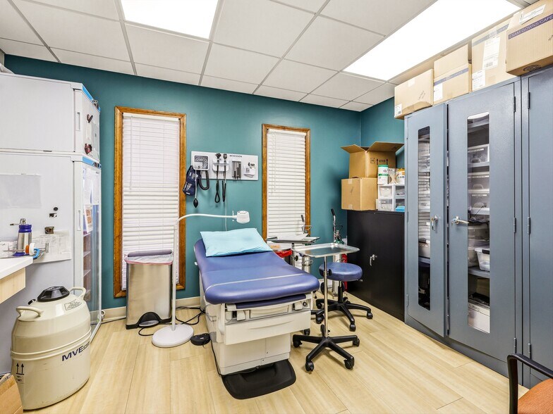 More Photos Of 6 Brooklet St, Asheville Medical For Sale