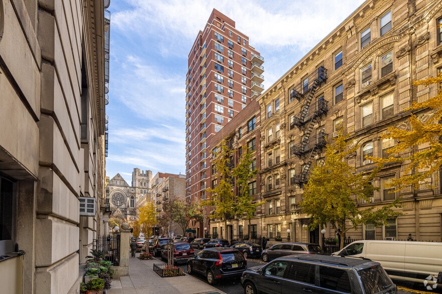 More Photos Of 518 W 112th St, New York Apartments For Lease