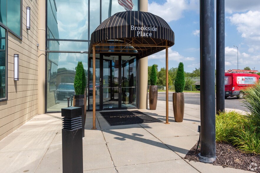 More Photos Of 13750 Millard Ave, Omaha Loft Creative Space For Lease