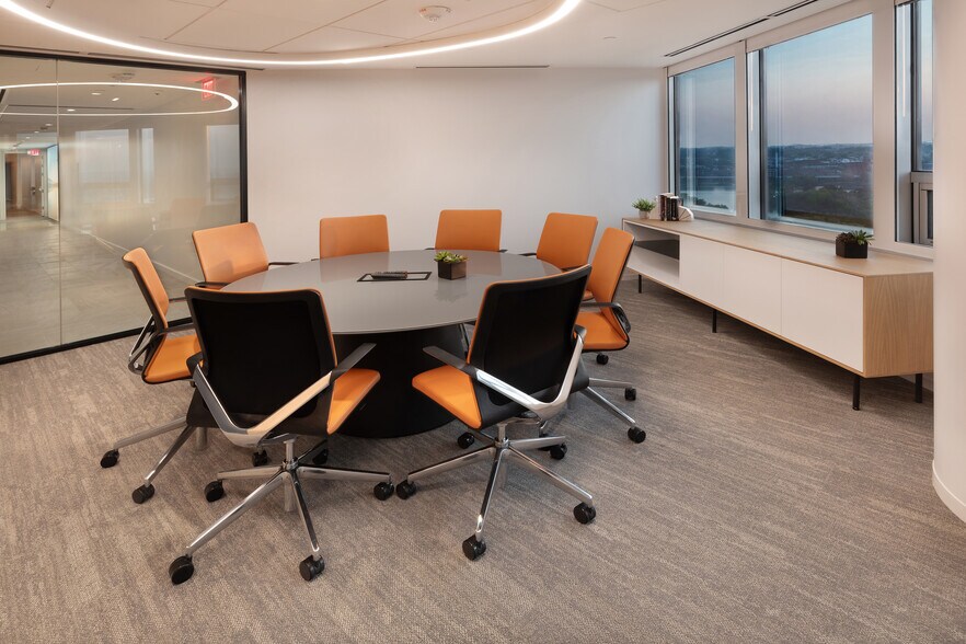 More Photos Of 1100 Wilson Blvd, Arlington Office For Lease