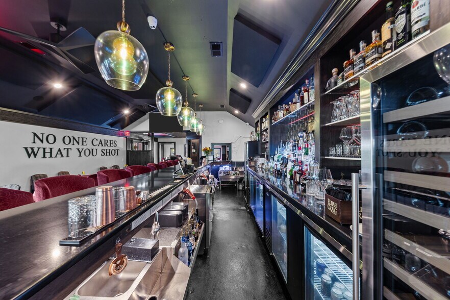 More Photos Of 38 Chinquapin Rd, Pinehurst Restaurant For Sale