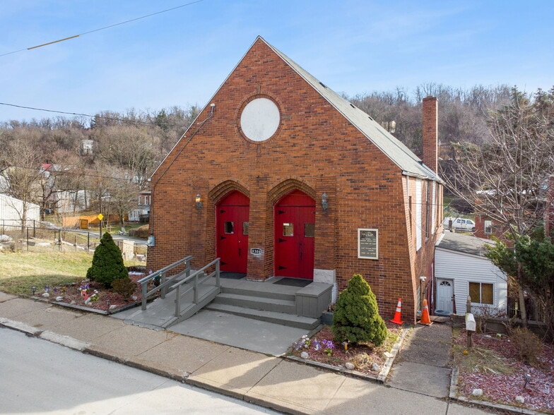 Primary Photo Of 8304 Frankstown Ave, Pittsburgh Religious Facility For Sale