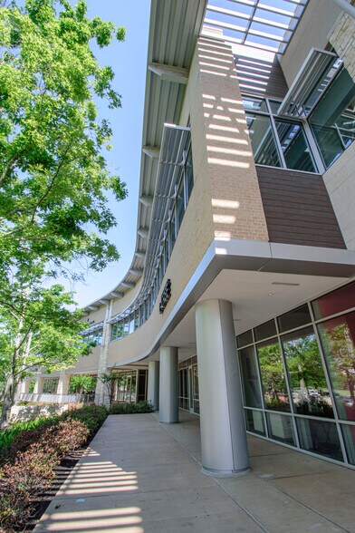 More Photos Of 203 East Shore Drive, The Woodlands Land For Lease