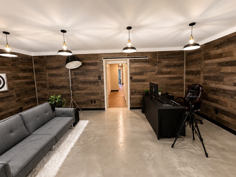 More Photos Of 305 Rue St Francois St, Florissant Office For Sale