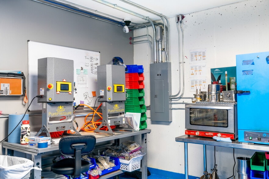 More Photos Of 711 W 8th St, Pueblo Manufacturing For Sale