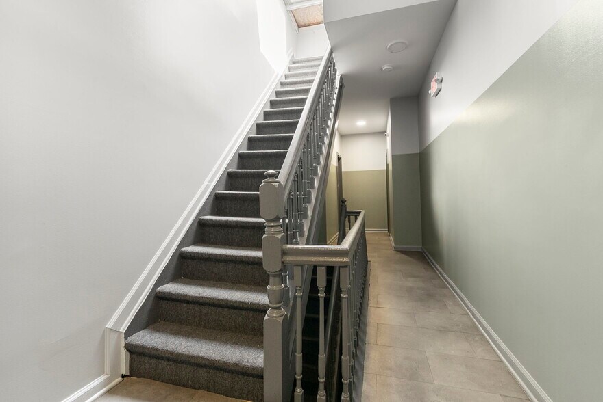 More Photos Of 237 Astor St, Newark Apartments For Sale