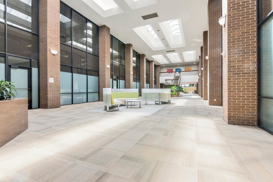 More Photos Of 5310 Harvest Hill Rd, Dallas Office For Lease