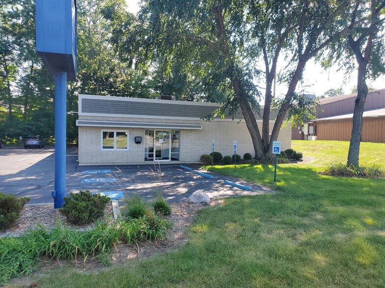 Primary Photo Of 1550 S Woodland Ave, Michigan City Medical For Sale