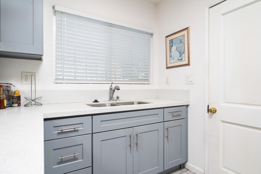 More Photos Of 5415 Pickford St, Los Angeles Apartments For Sale