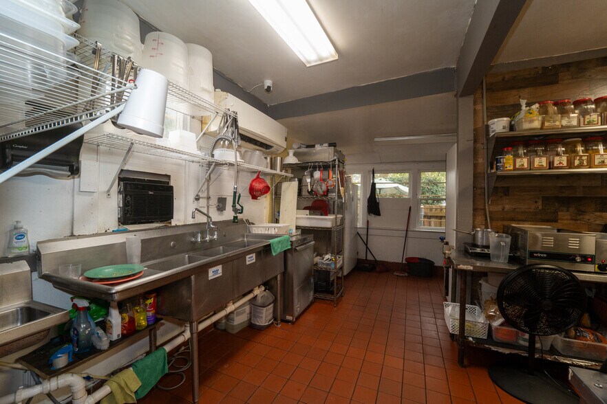 More Photos Of 40 S Dixie Hwy, Saint Augustine Storefront Retail Residential For Sale