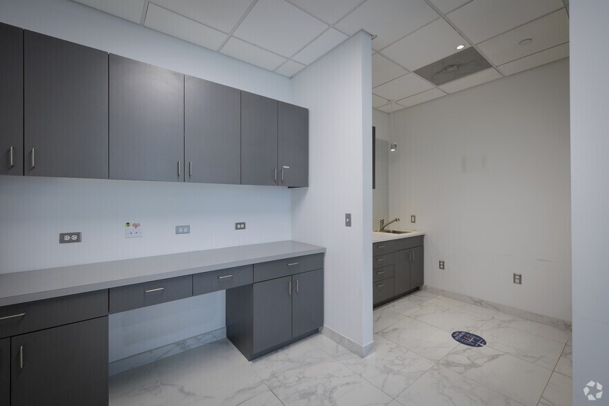 More Photos Of 1041 Route 202/206, Bridgewater Unknown For Lease