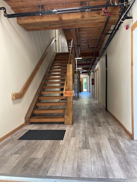 More Photos Of 16111 E Burnside St, Portland Apartments For Sale