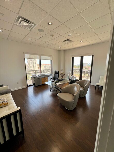 More Photos Of 2020 Ponce De Leon Blvd, Coral Gables Office For Lease