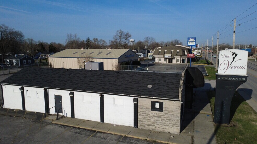More Photos Of 3535 W 16th St, Indianapolis Bar For Sale