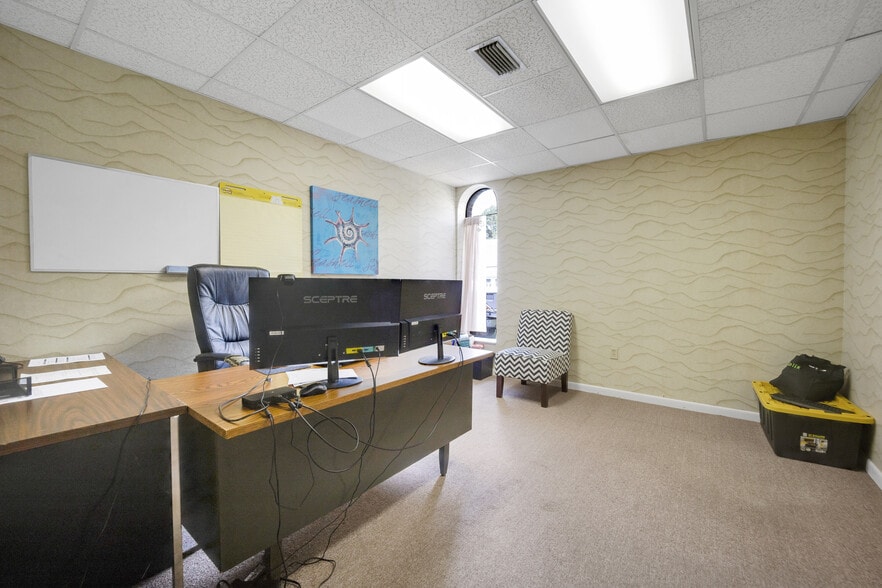 More Photos Of 1001 E Baker St, Plant City Medical For Lease