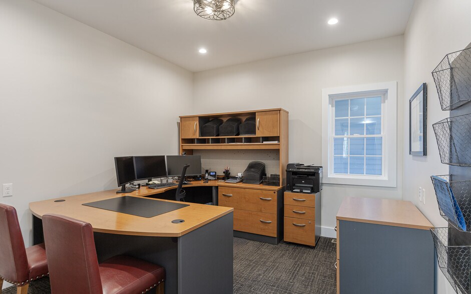 More Photos Of 6 Ames Plaza Ln, Walpole Office For Sale