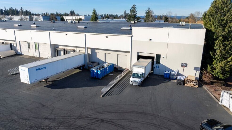 More Photos Of 19801-19899 SW 95th Ave, Tualatin Warehouse For Lease
