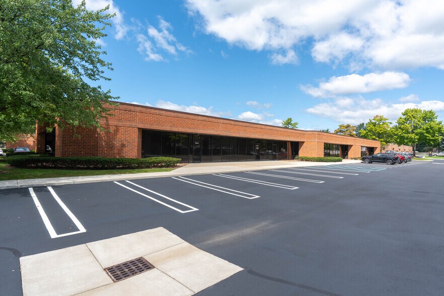 More Photos Of 21455 Melrose Ave, Southfield Unknown For Lease