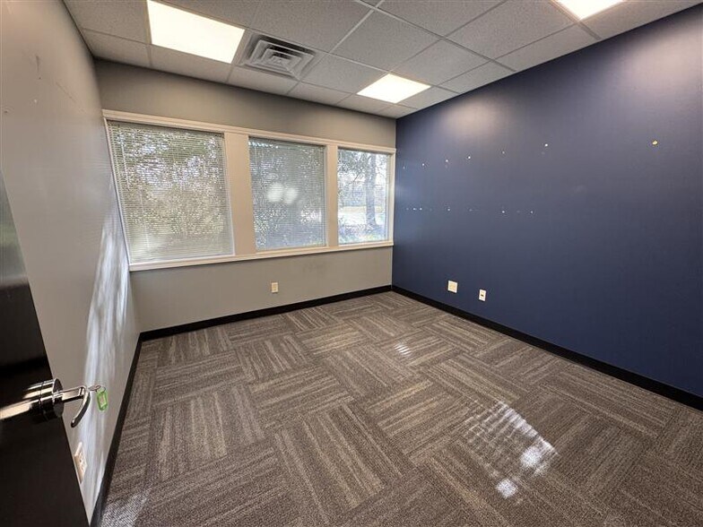 More Photos Of 520 Park Place Cir, Mishawaka Unknown For Lease