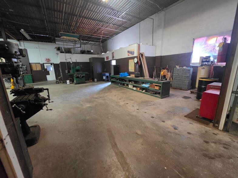 More Photos Of 220 Madison st, Webb City Industrial For Sale