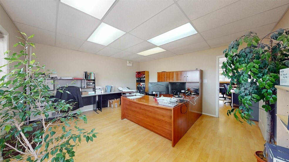 More Photos Of 609 Hwy 97, Osoyoos Office For Sale