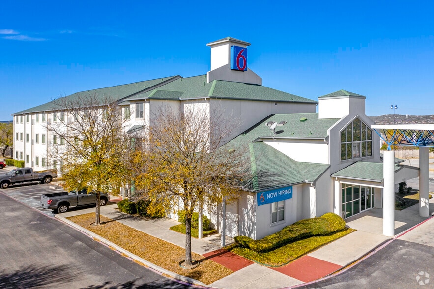 More Photos Of 11425 West Loop 1604 North, San Antonio Hotel For Sale