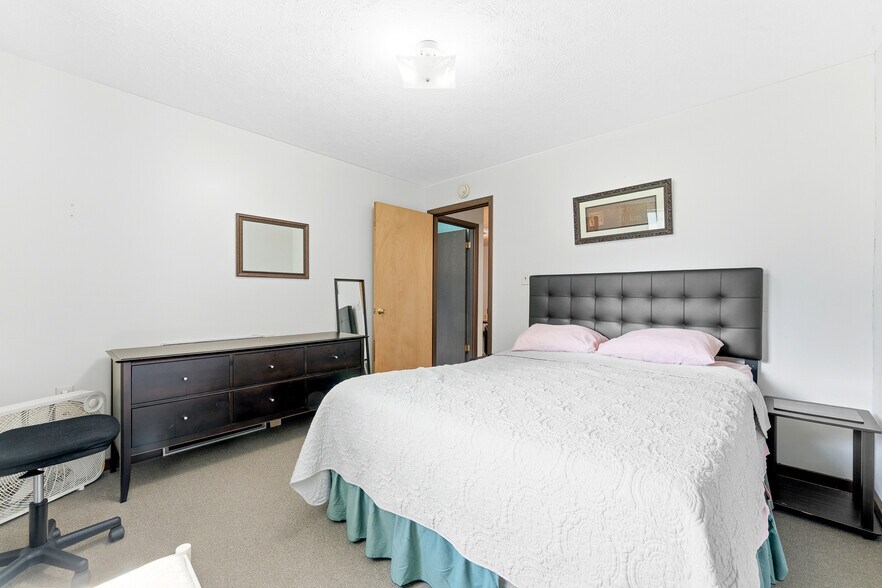 More Photos Of 320 Watts St, Morgantown Apartments For Sale
