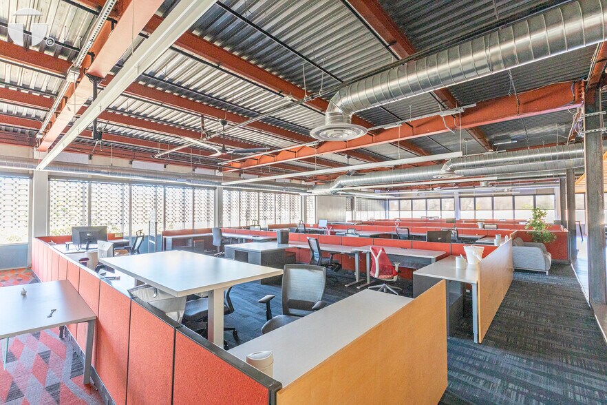 More Photos Of 2401-2407 J St, Sacramento Loft Creative Space For Lease