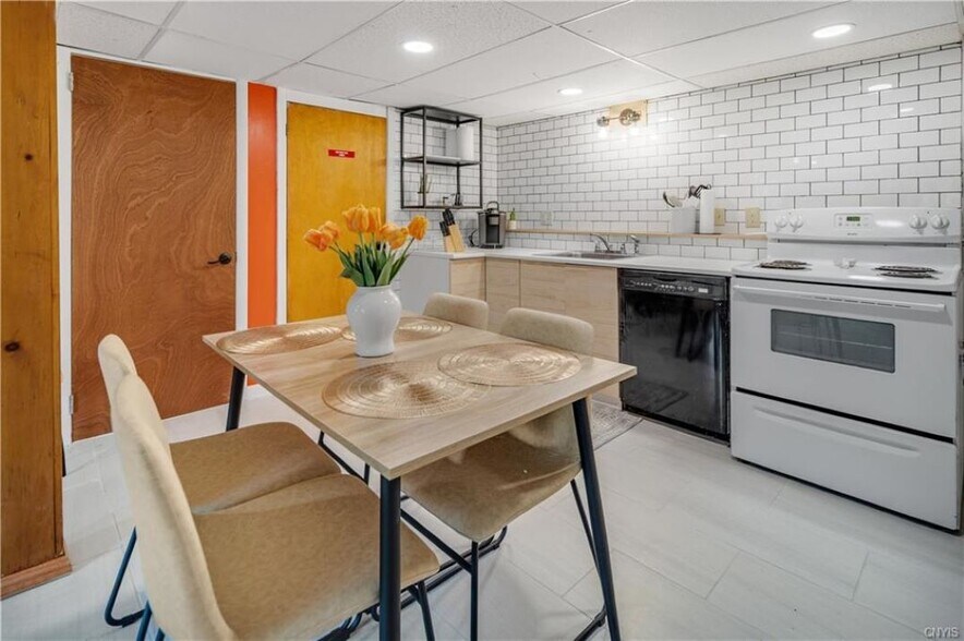 More Photos Of 163 Ridge Rd, Lansing Apartments For Sale
