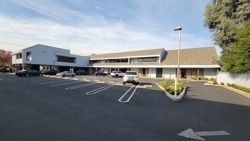More Photos Of 1518 Coffee Rd, Modesto Medical For Lease