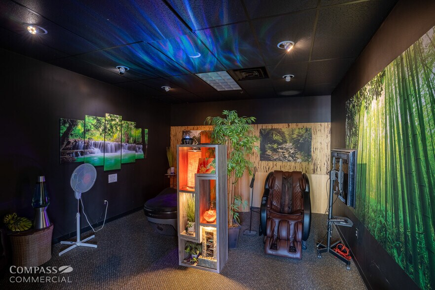 More Photos Of 6735 SW Country Club Dr, Corvallis General Retail For Sale