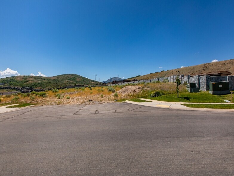 More Photos Of 1141 W Lori Ln, Park City Restaurant For Lease