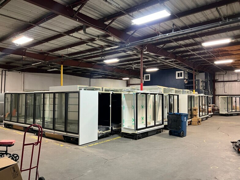 More Photos Of 300 Commerce Dr, LaGrange Warehouse For Sale