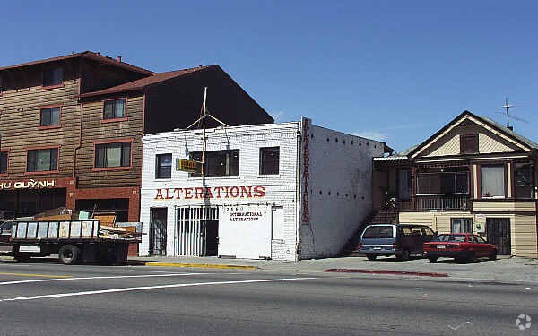 More Photos Of 2560 International Blvd, Oakland Storefront Retail Office For Sale
