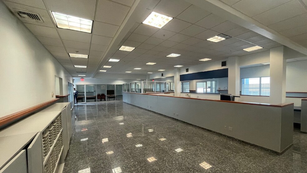 More Photos Of 2544 Borough Pl, Woodside Warehouse For Lease