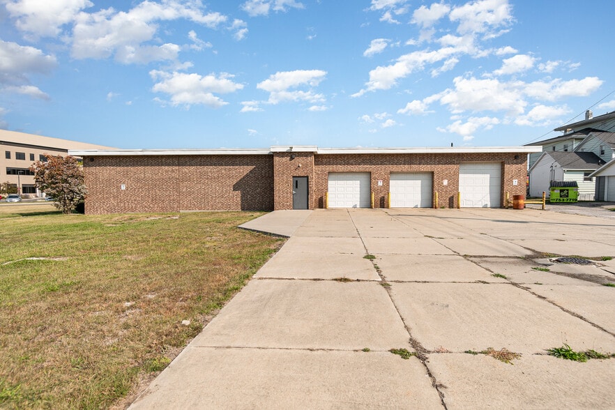 More Photos Of 200 N 13th St, Bay City Warehouse For Sale