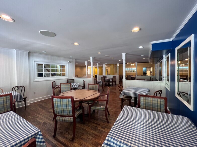 More Photos Of 113 S Court Ave, Memphis General Retail For Sale
