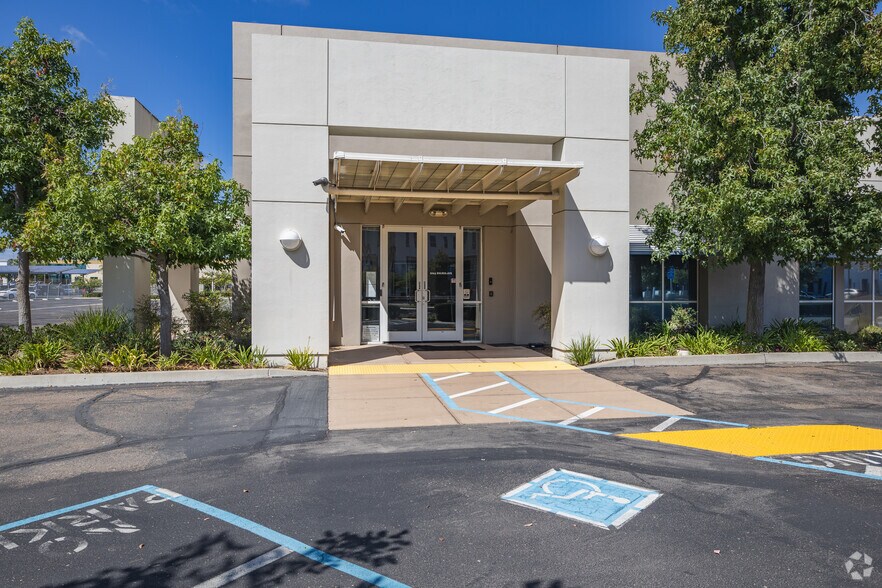 More Photos Of 9244 Balboa Ave, San Diego Light Manufacturing For Sale