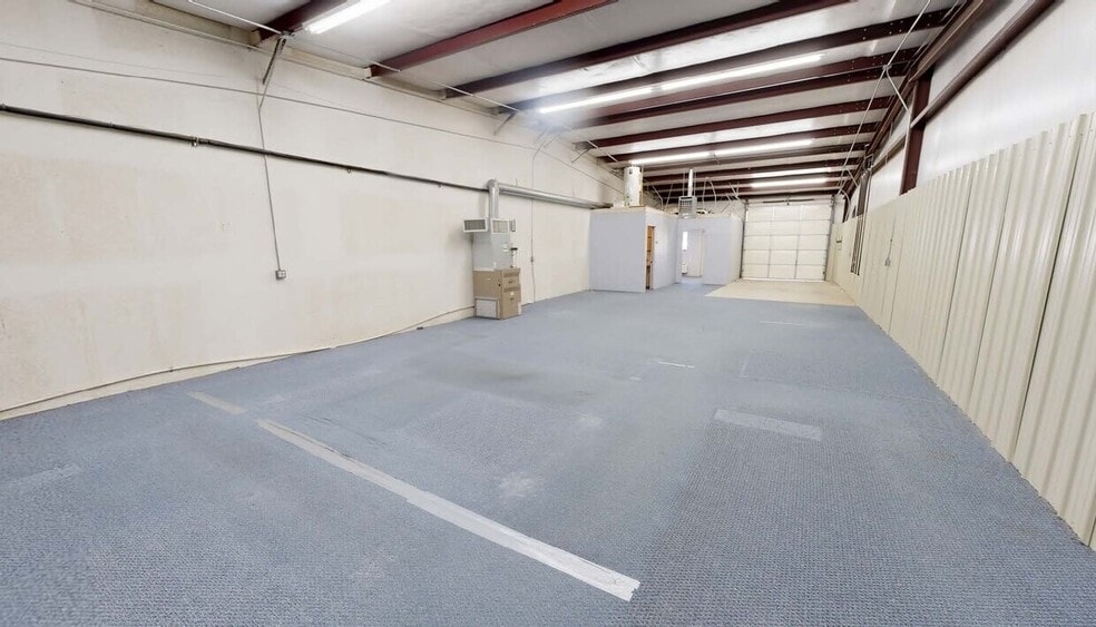 More Photos Of 1710-1716 W Acorn Dr, Rogers Warehouse For Lease