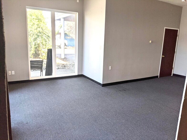 More Photos Of 3095 US-101, Gearhart Office For Lease